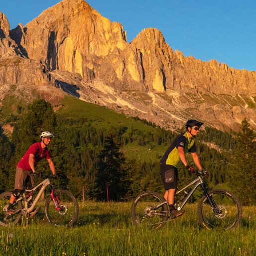 Mountainbiker Sonnenuntergang Rosengarten | © Ivan Goller
