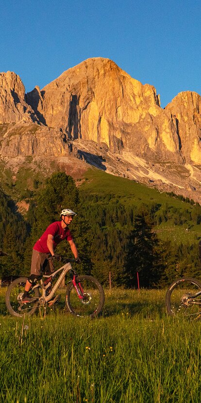 Mountainbiker Sonnenuntergang Rosengarten | © Ivan Goller