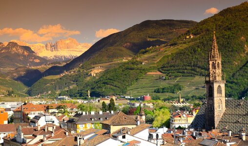 Bolzano/Bozen with view on the Rosengarten | © AST-VA Luca Ognibeni