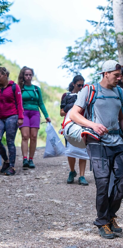 Un evento che unisce escursionismo e tutela dell'ambiente nelle Dolomiti. | © Marco Spataro
