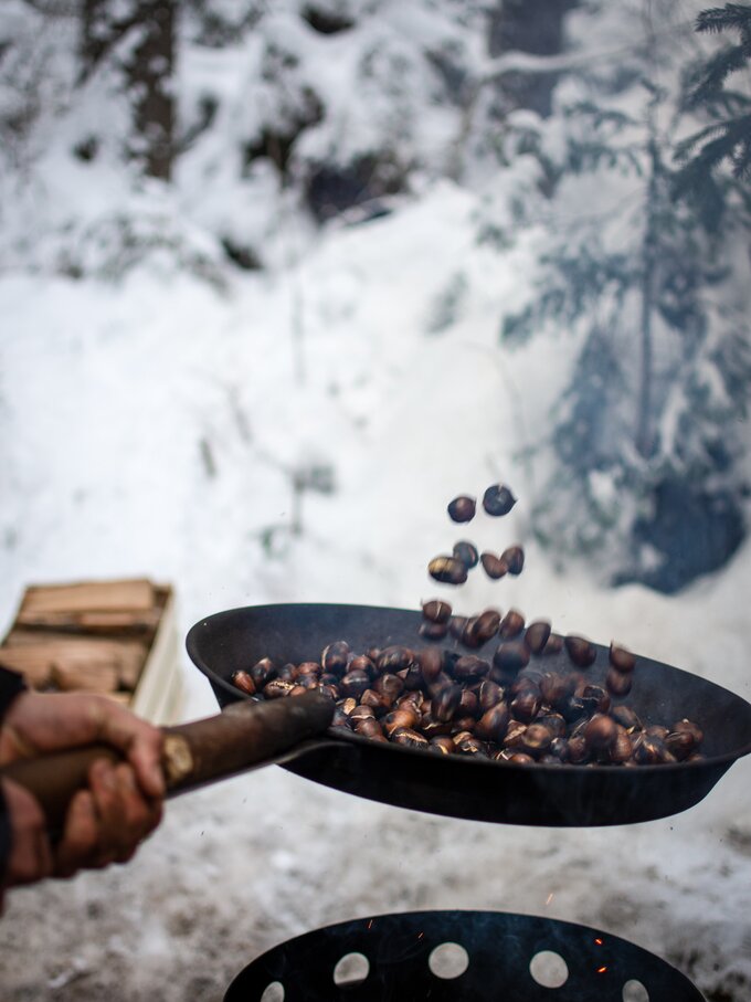 roasting chestnuts | © Alexandra Näckler