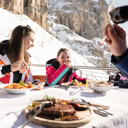 Mittagessen Familie Laurins Lounge Skifahren | © IDM/Alex Filz