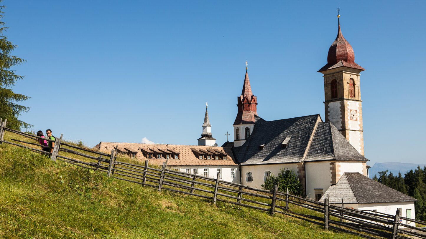 Church of Maria Weissenstein Backside | © Eggental Tourismus/StorytellerLabs