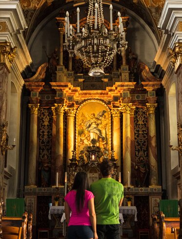 Il magnifico altare di Madonna di Pietralba | © StorytellerLabs