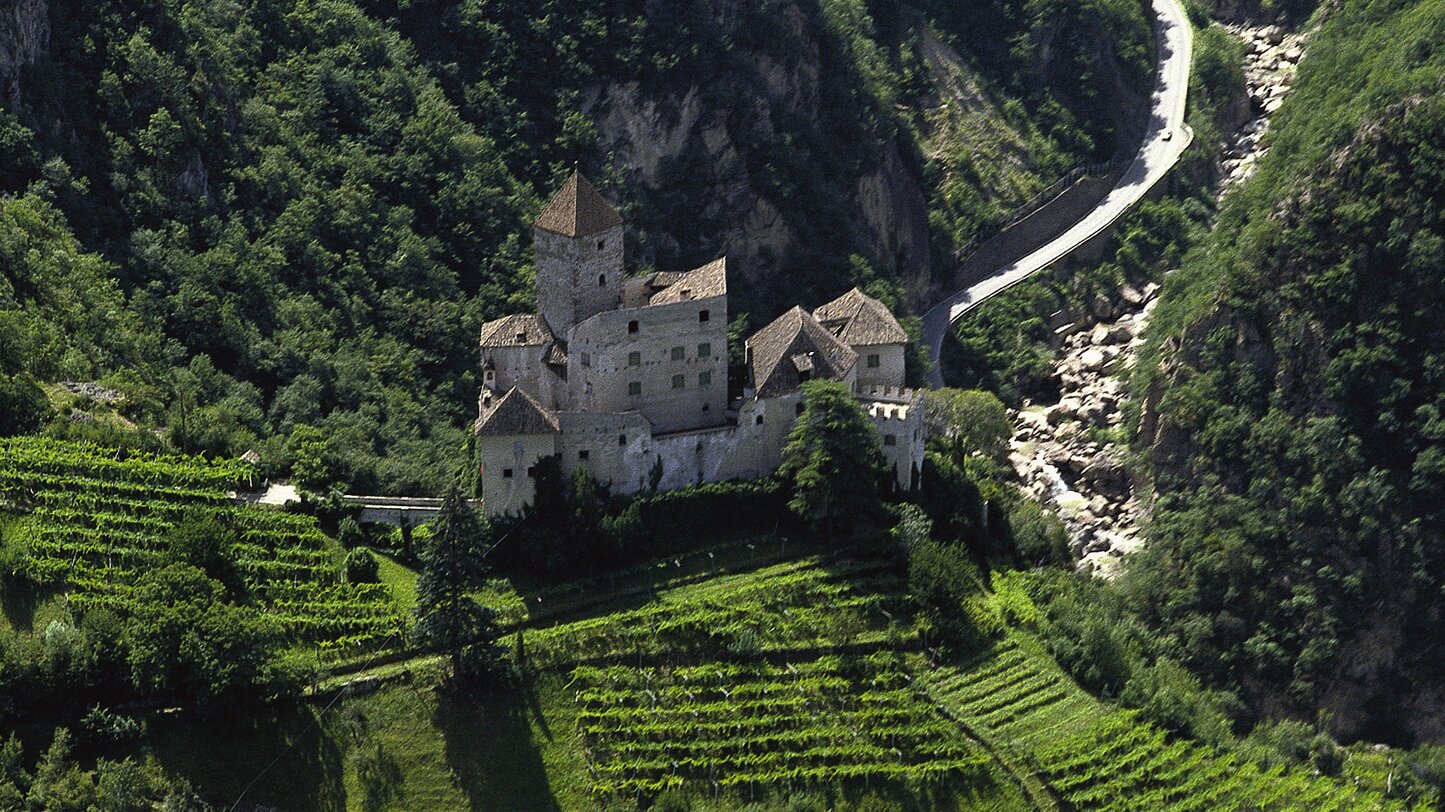 Karneid Castle, old Eggentaler Road | © TV Steinegg