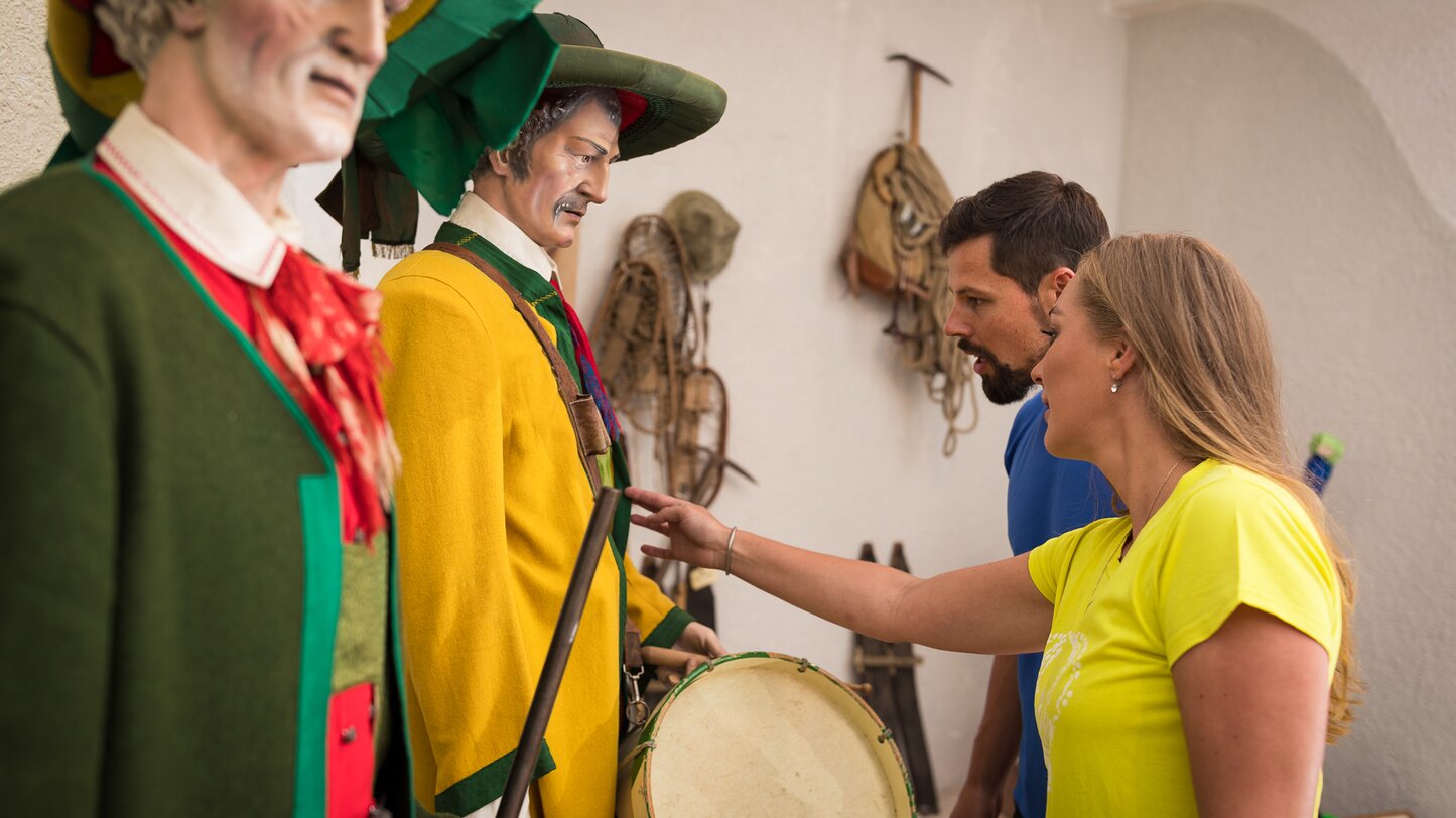 Visitatori Museo Costumi tradizionali Collepietra | © TV Steinegg/Alfred Tschager
