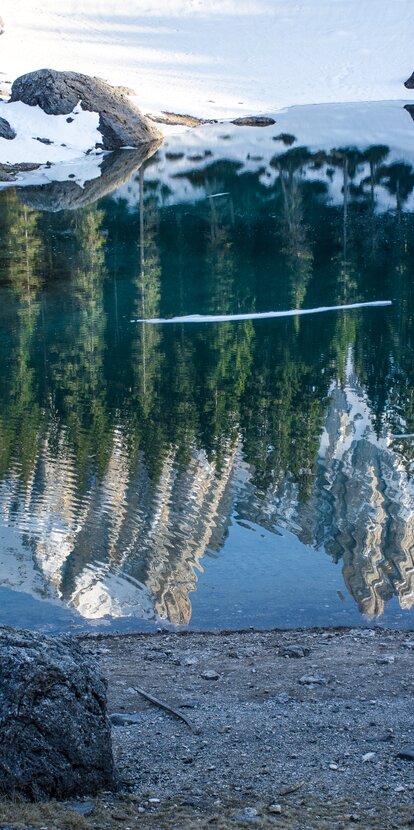 Lake Carezza Water Reflection Latemar | © Alexandra Näckler