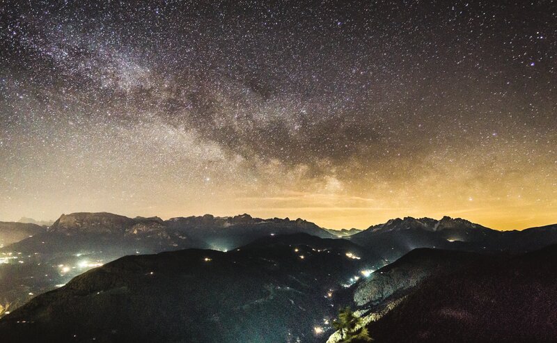 Sternenhimmel Sommer Blick auf Rosengarten und Latemar | © David Gruber