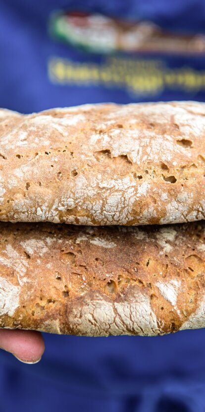 Two homemade bread loafs | © Helmuth Rier