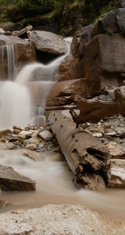 River in the Bletterbach | © Geoparc Bletterbach/Christian Weber