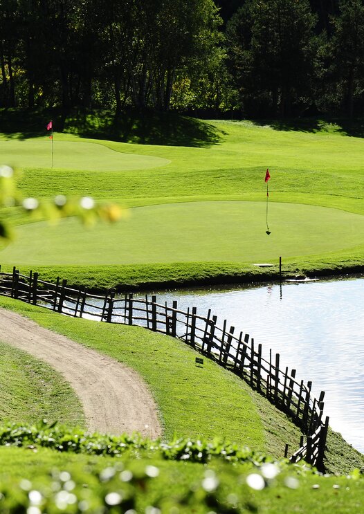 Golfplatz Petersberg mit Teich | © Golfclub Petersberg