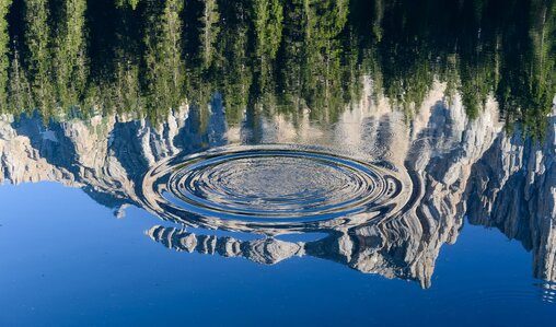 Spiegelung Latemar im Karer See  | © Eggental Tourismus/Valentin Pardeller