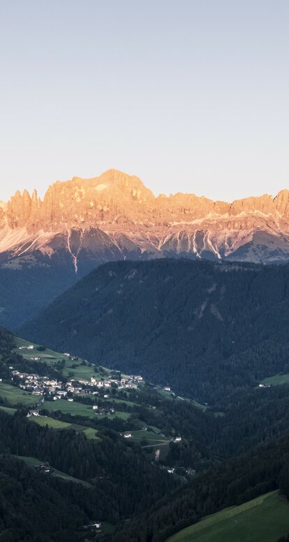 Vista su Tires e Catinaccio all'imbrunire | © IDM Südtirol/Alex Moling