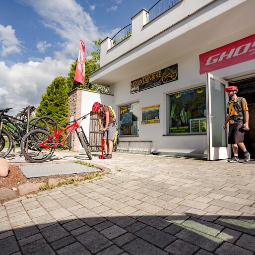 Bike Reparatur Bikeverleih Eggental  | © Eggental Tourismus/Jens Staudt