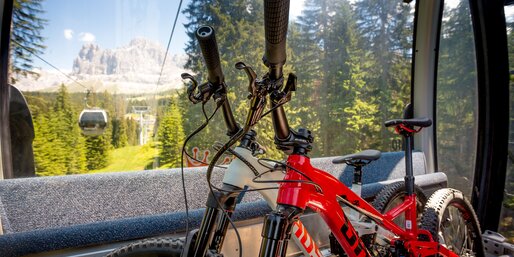 Funivia, biciclette, vista sul Catinaccio | © Eggental Tourismus/Jens Staudt