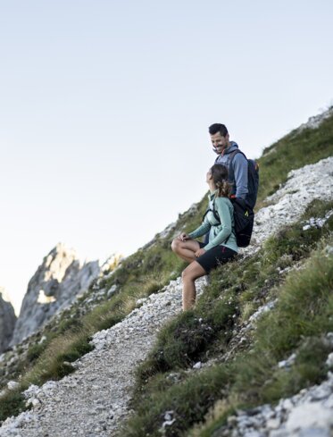 Break during a hike in the Latemar mountain | © Alex Filz