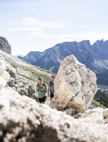 Panoramic hike ot the Hirzelsteig path  | © Alex Filz