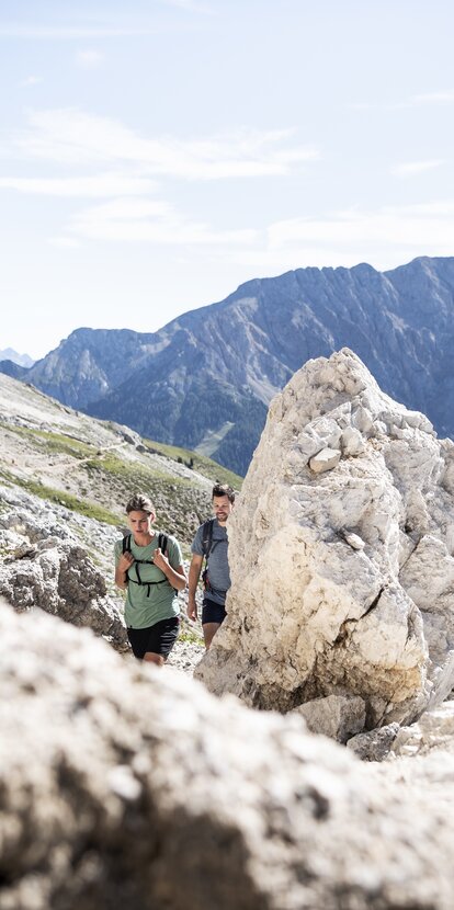 Panoramic hike ot the Hirzelsteig path  | © Alex Filz