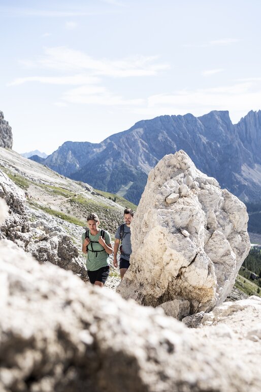 Panoramic hike ot the Hirzelsteig path  | © Alex Filz