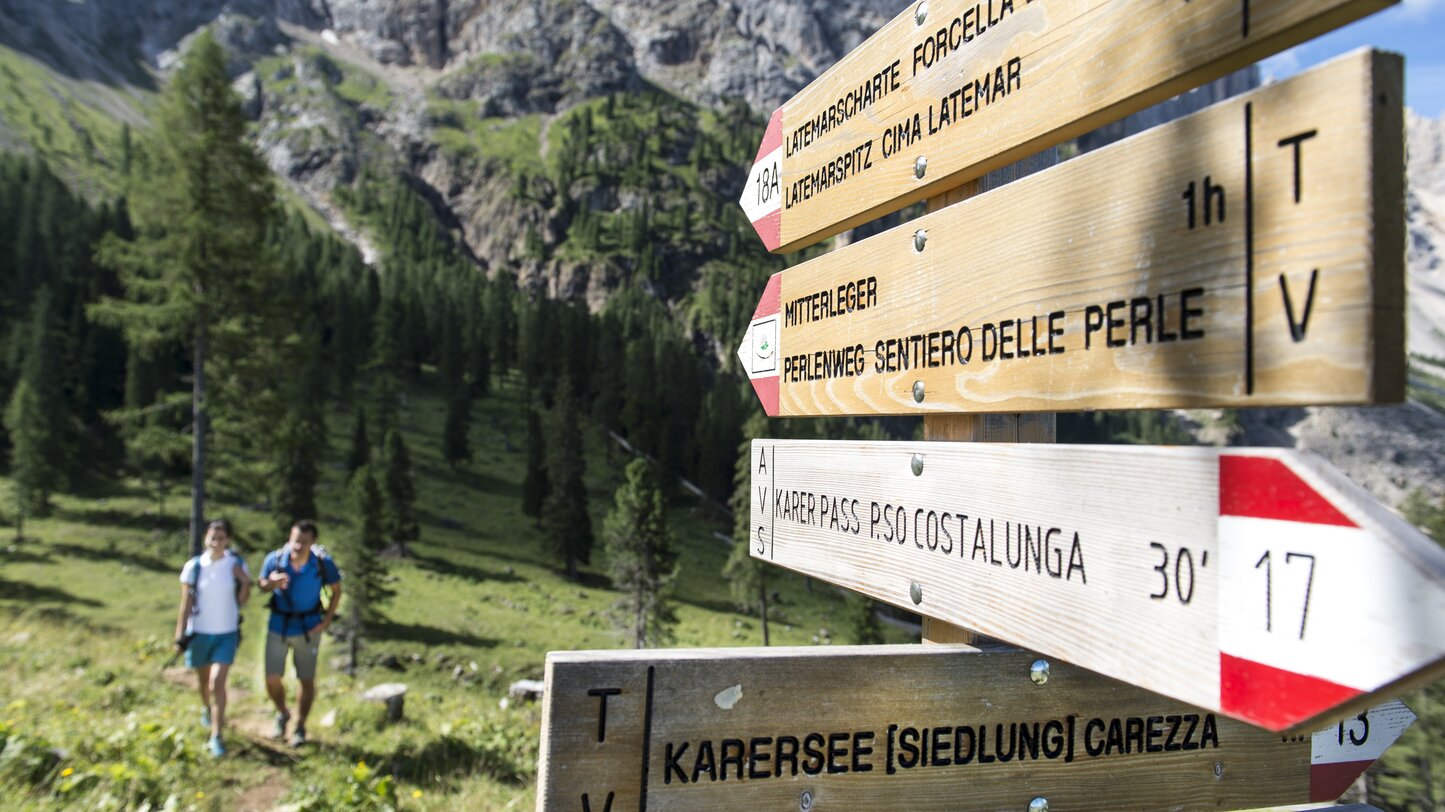 Hiking signs Latemar - Eggental | © Helmuth Rier