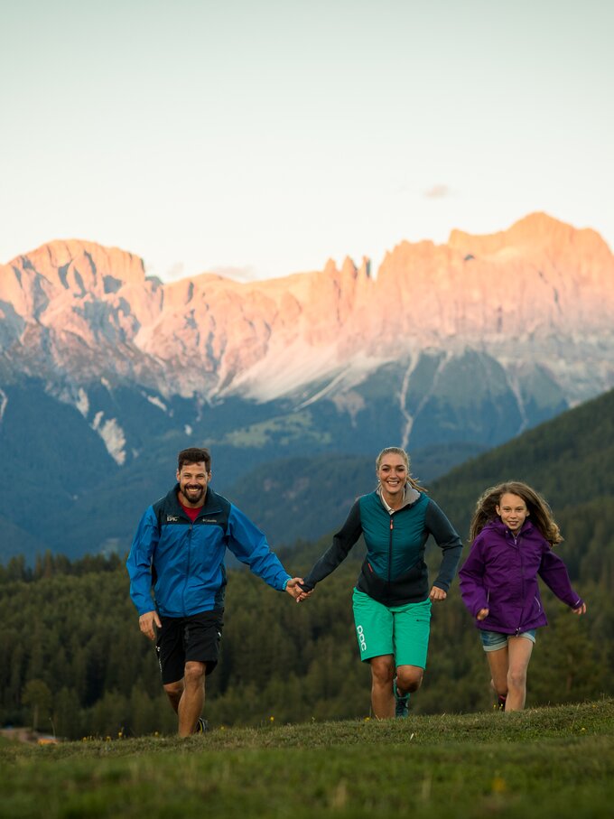 Familienwanderung in Steinegg - Enrosadira Rosengarten | © Alfred Tschager