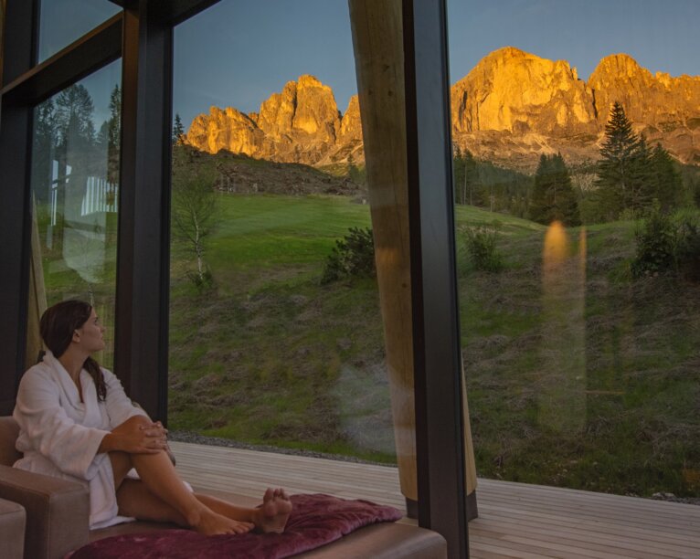 Ruheraum Hotel Moseralm - Blick Rosengarten im Abendrot | © Hotel Moseralm/Ivan Goller