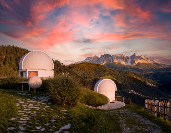 Tramonto, cielo sopra il Latemar, osservatorio stellare e solare | © TV Steinegg/Armin Mair (Indio)