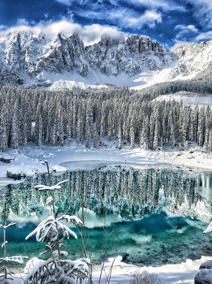 Lago di Carezza - Lago Arcobaleno neve fresca | © Alexandra Näckler