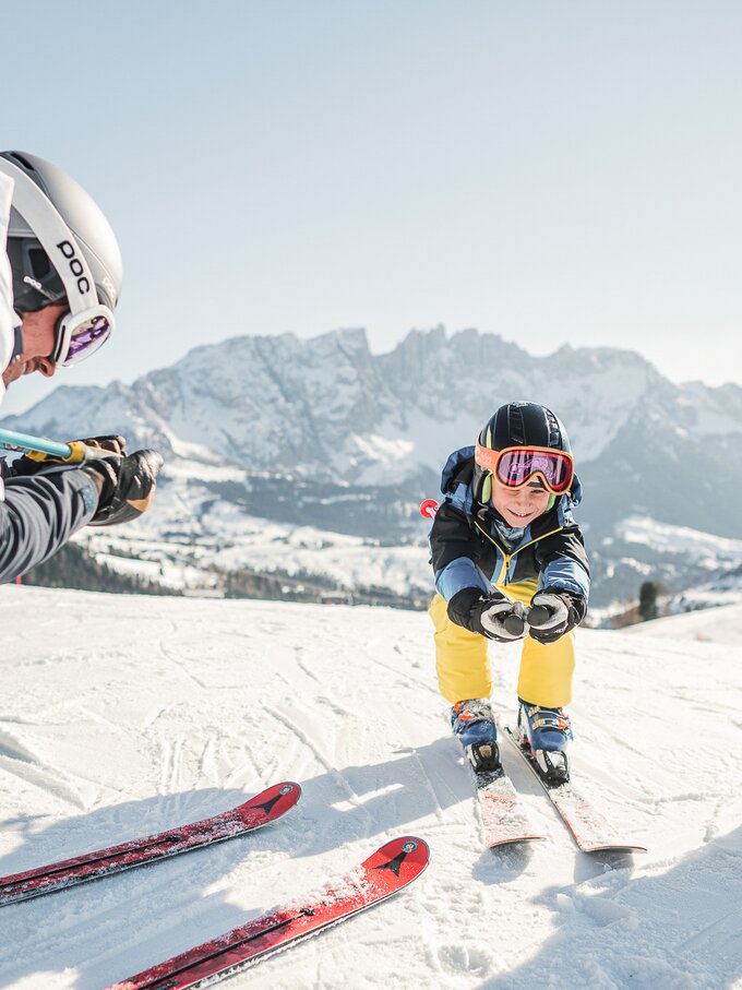 Kinder auf Skipiste in Carezza | © Harald Wisthaler