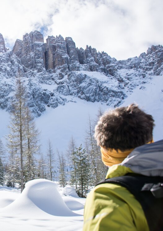 Winter hiking at the foot of the Latemar | © Alexandra Näckler