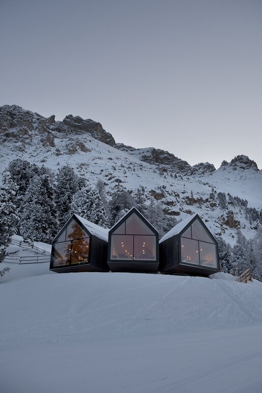 alpine hut mountains winter | © Ph. Mads Mogensen